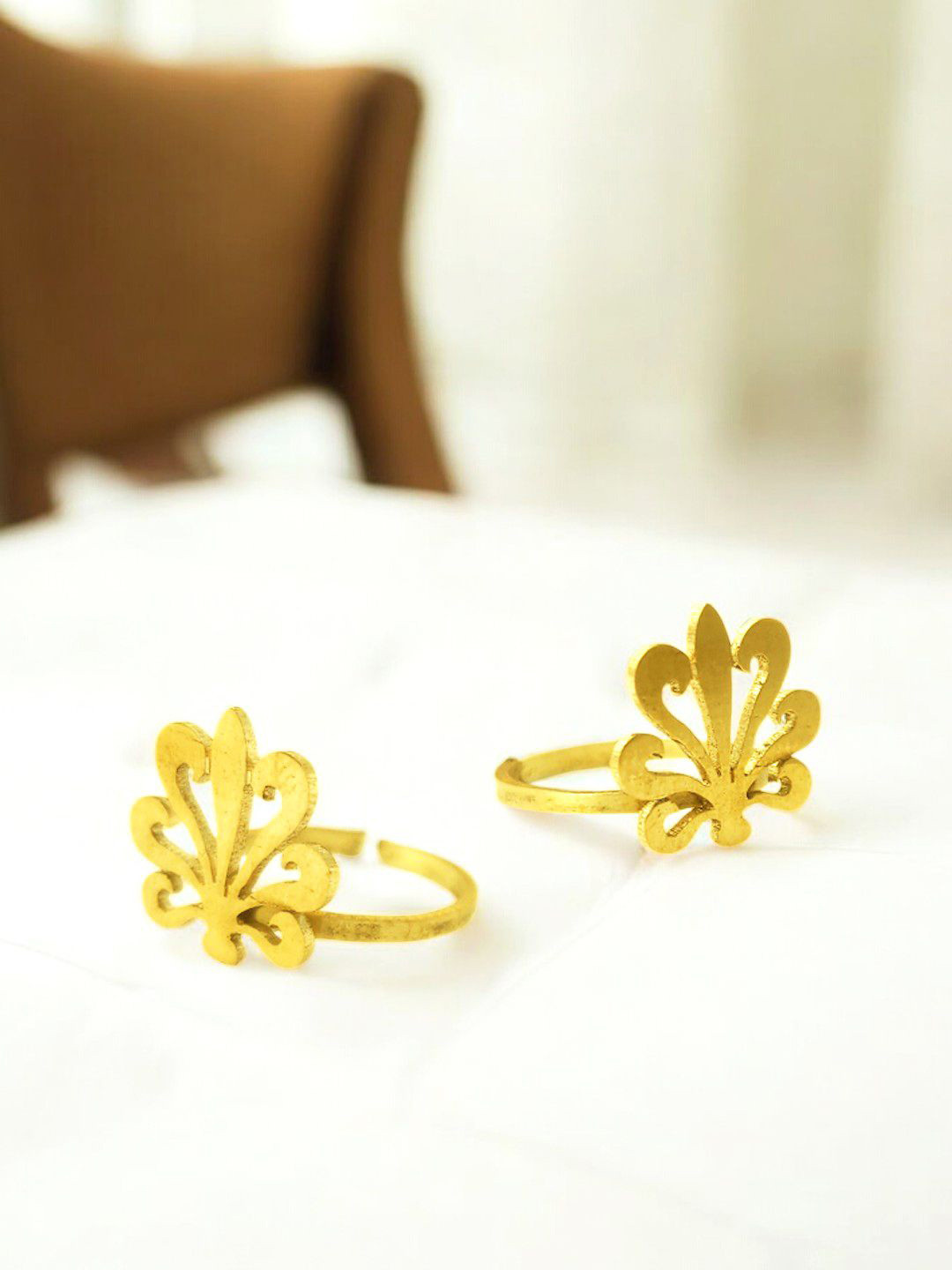 

Sangria Pack Of 2 Snake Motifs Toe Rings, Gold