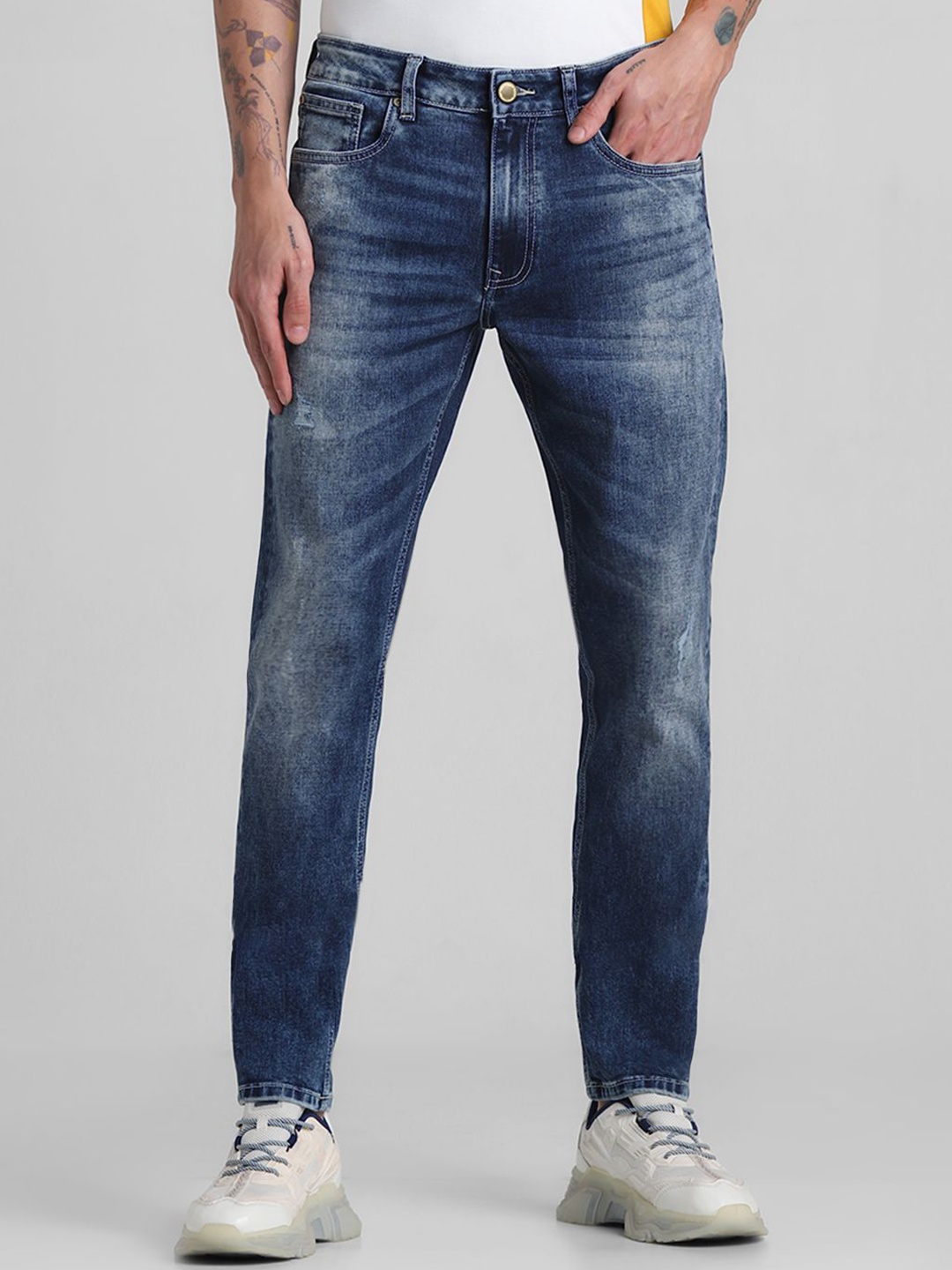 

Jack & Jones Men Ben Regular Fit Mid-Rise Mildly Distressed Heavy Fade Stretchable Jeans, Blue