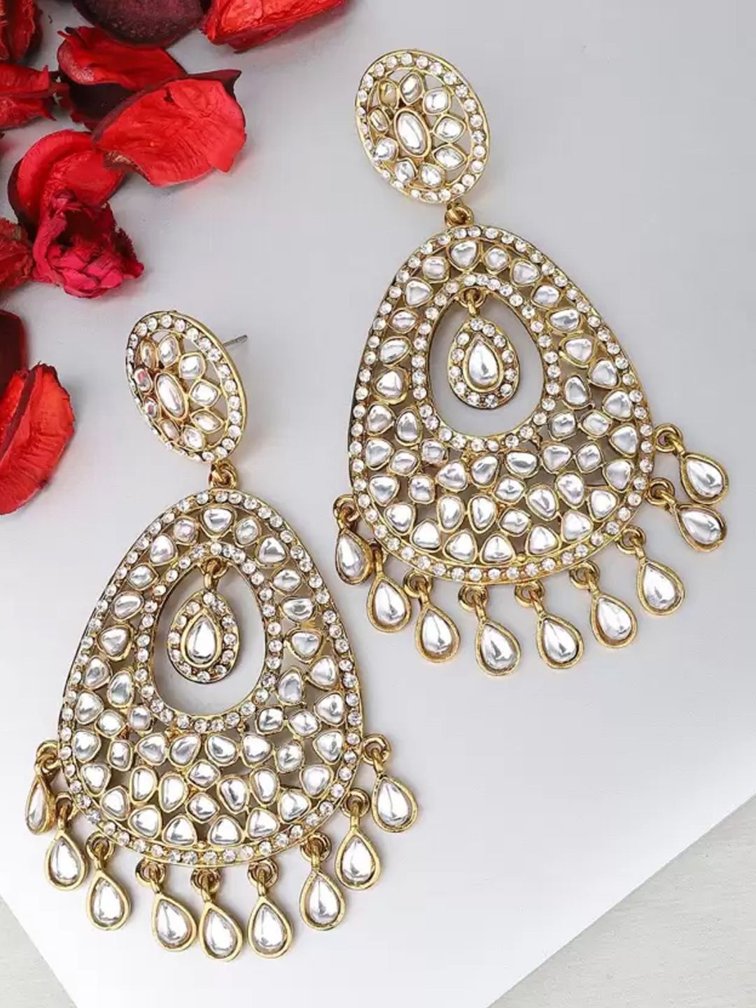 

OOMPH Gold-Plated Kundan Studded Teardrop Shaped Drop Earrings