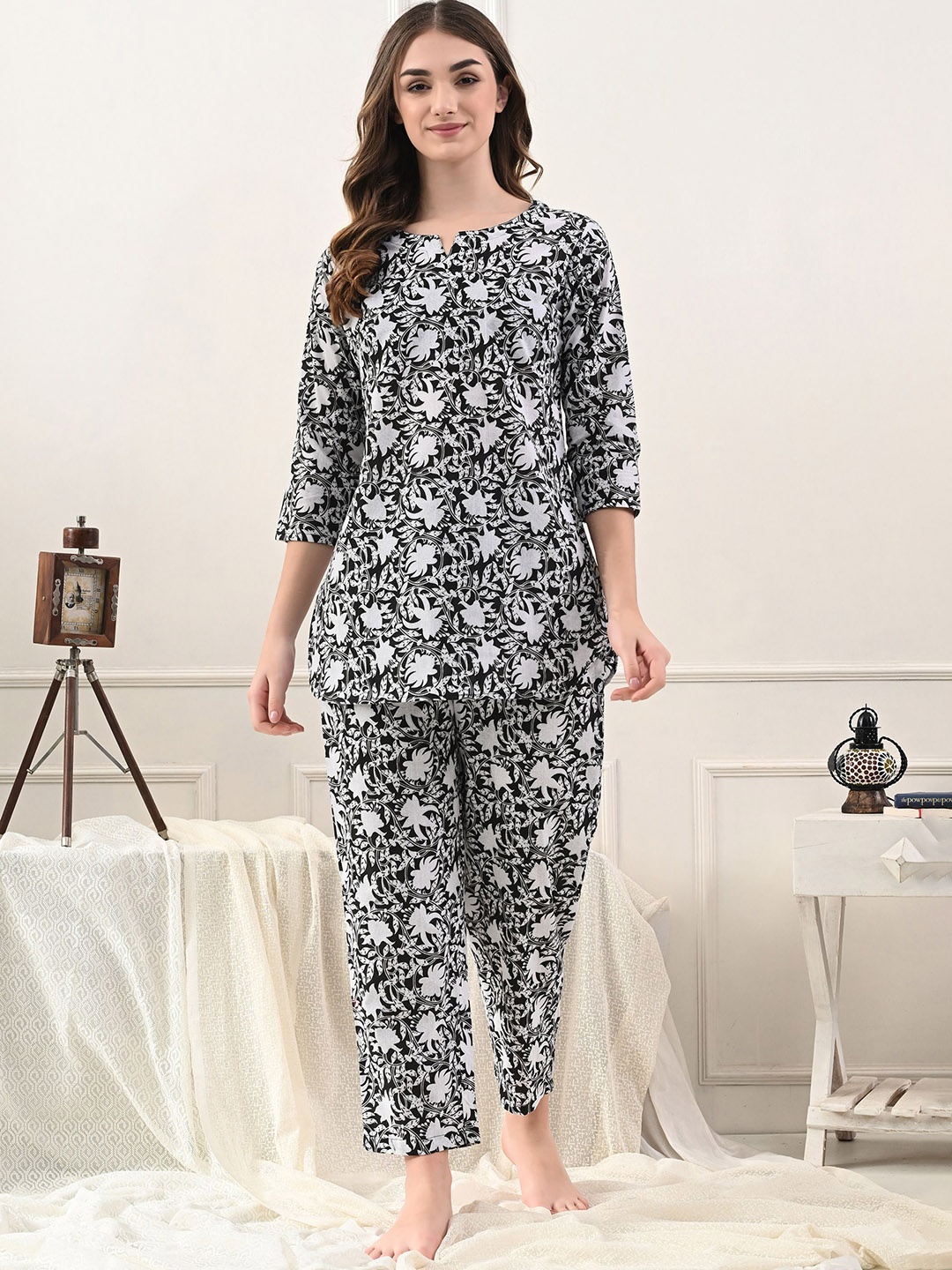 

Dreambe Women Printed Night suit, Black