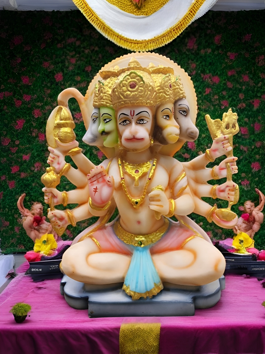 

Vrinban International Blue & Gold-Toned Panchmukhi Hanuman Ji Religious Idol Showpiece
