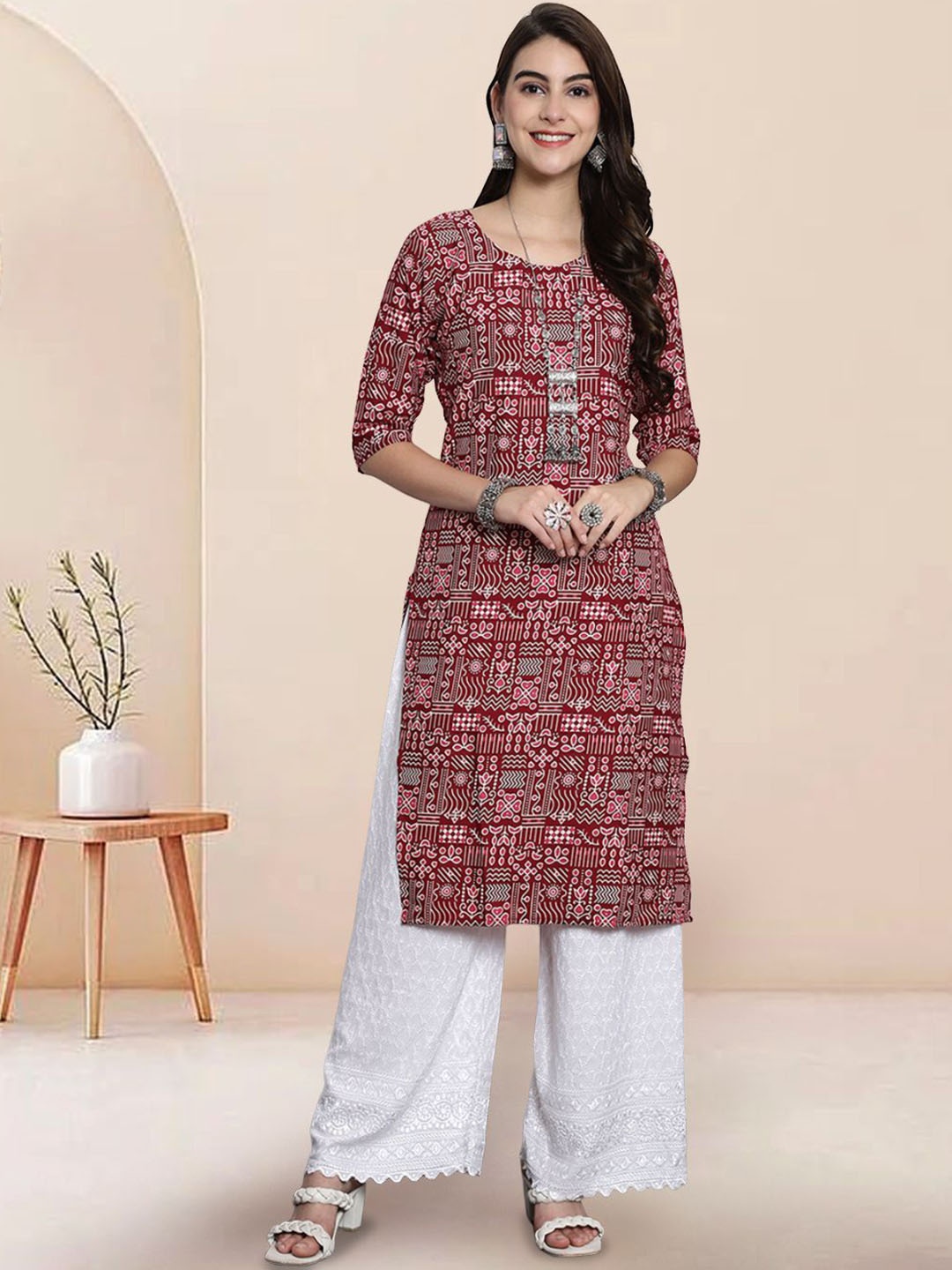 

7Threads Geometric Printed Round Neck Straight Kurta, Red