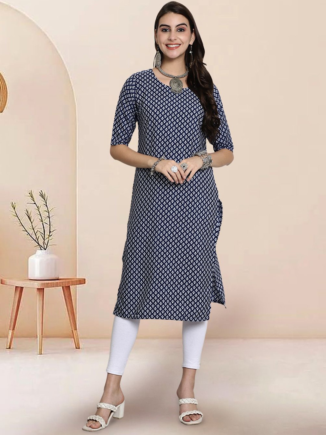 

7Threads Floral Printed Round Neck Straight Kurtas, Blue