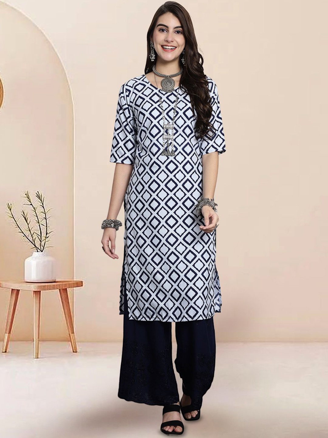 

7Threads Geometric Printed Round Neck Straight Kurta, Blue