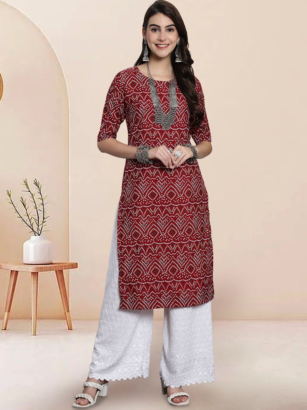 

7Threads Ethnic Motifs Printed Round Neck Straight Kurta, Maroon