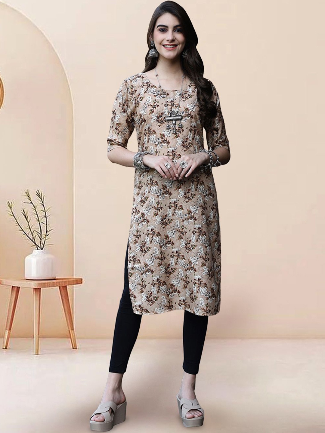 

7Threads Floral Printed Round Neck Straight Kurta, Brown
