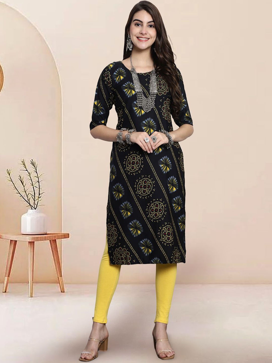 

7Threads Ethnic Motifs Printed Round Neck Straight Kurta, Black