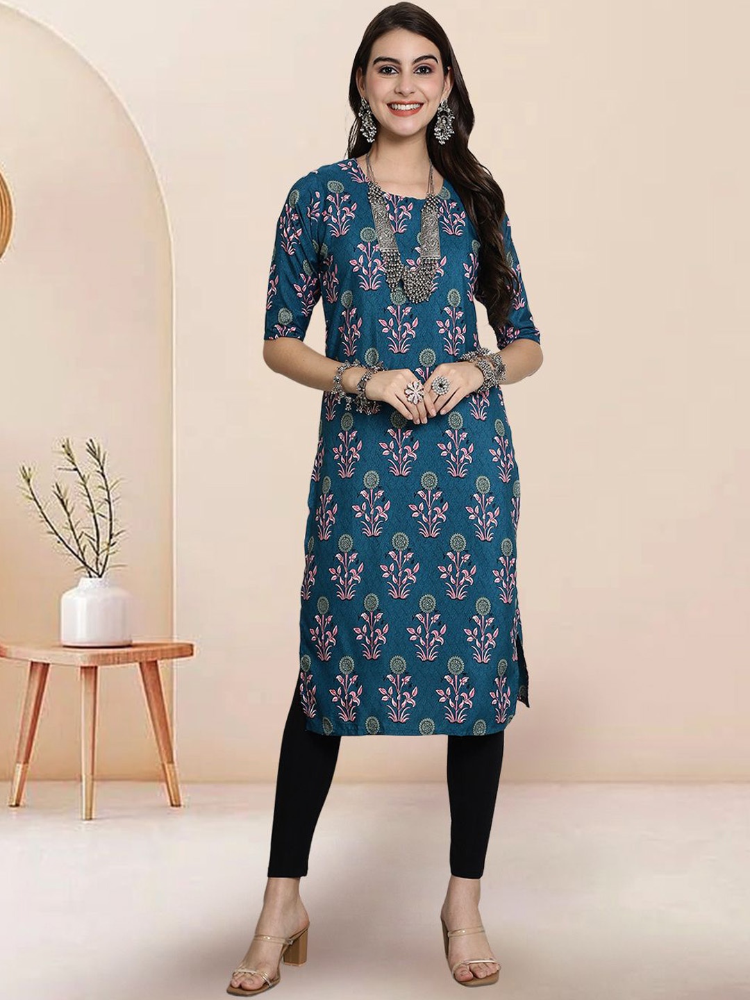 

7Threads Floral Printed Round Neck Machine Weave Straight Kurta, Blue