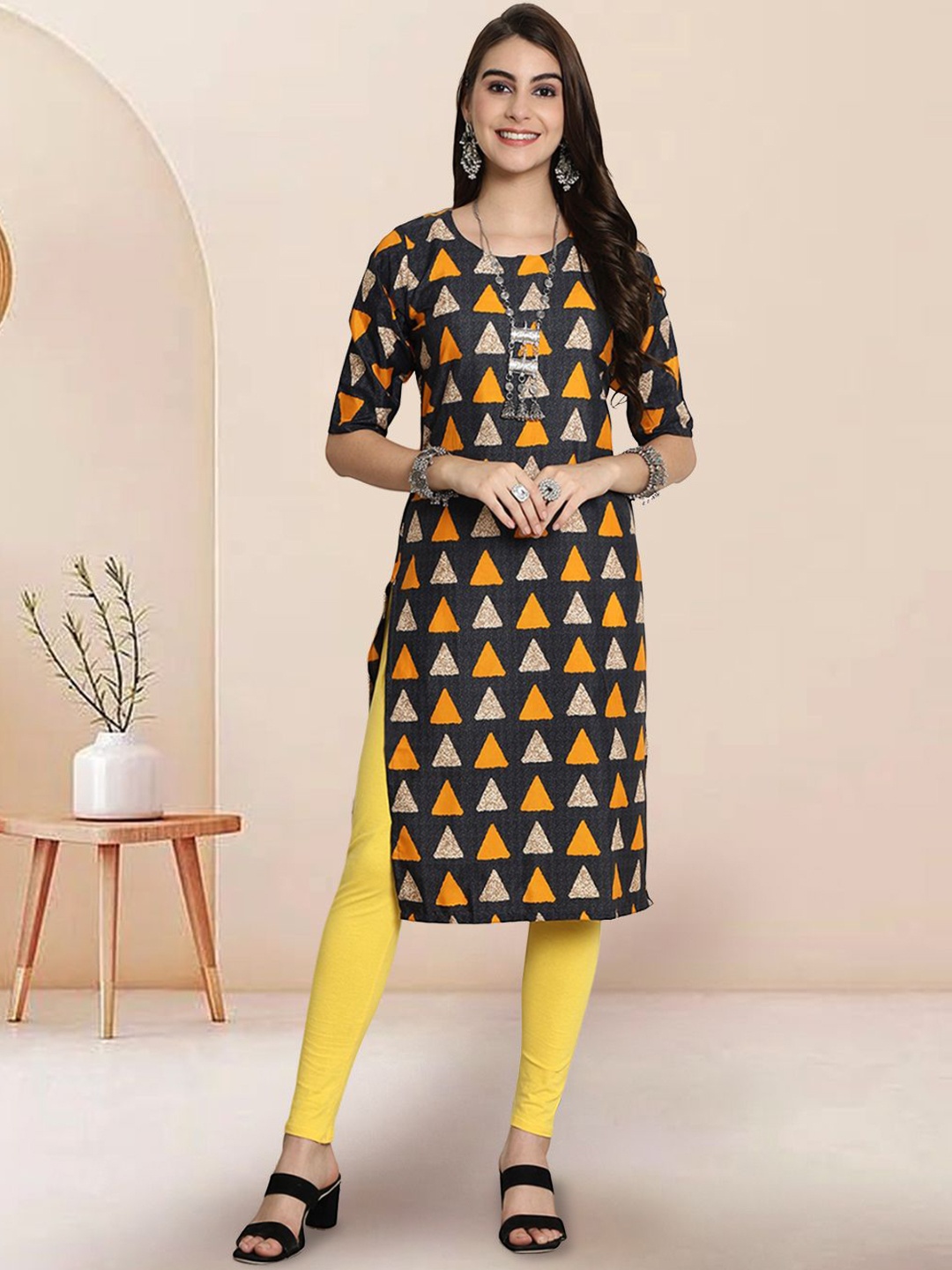 

7Threads Geometric Printed Round Neck Straight Kurta, Black