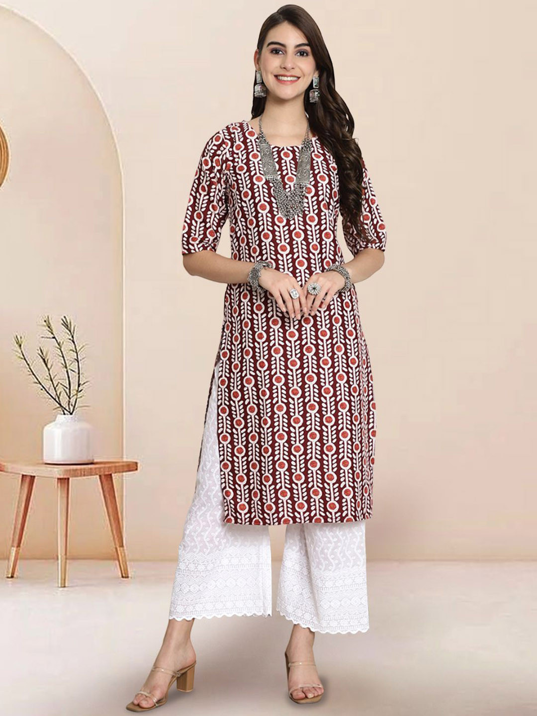 

7Threads Floral Printed Round Neck Straight Kurta, Maroon