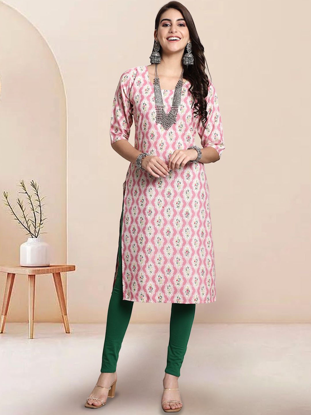 

7Threads Floral Printed Round Neck Machine Weave Straight Kurta, Pink