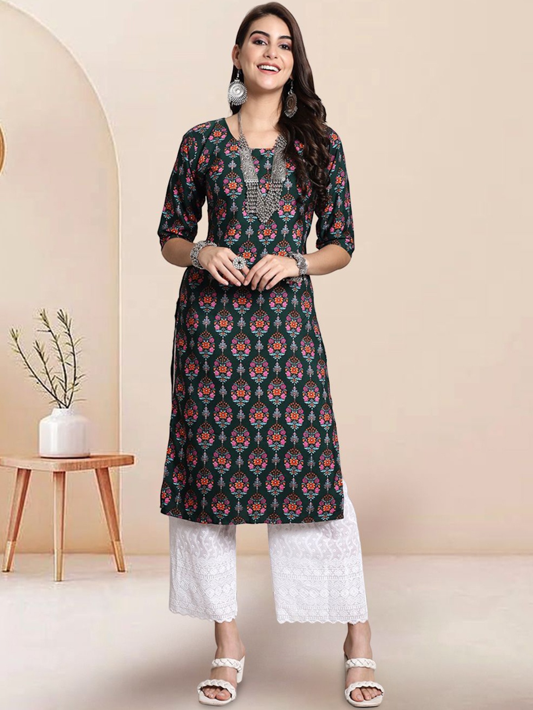 

7Threads Floral Printed Round Neck Straight Kurtas, Green