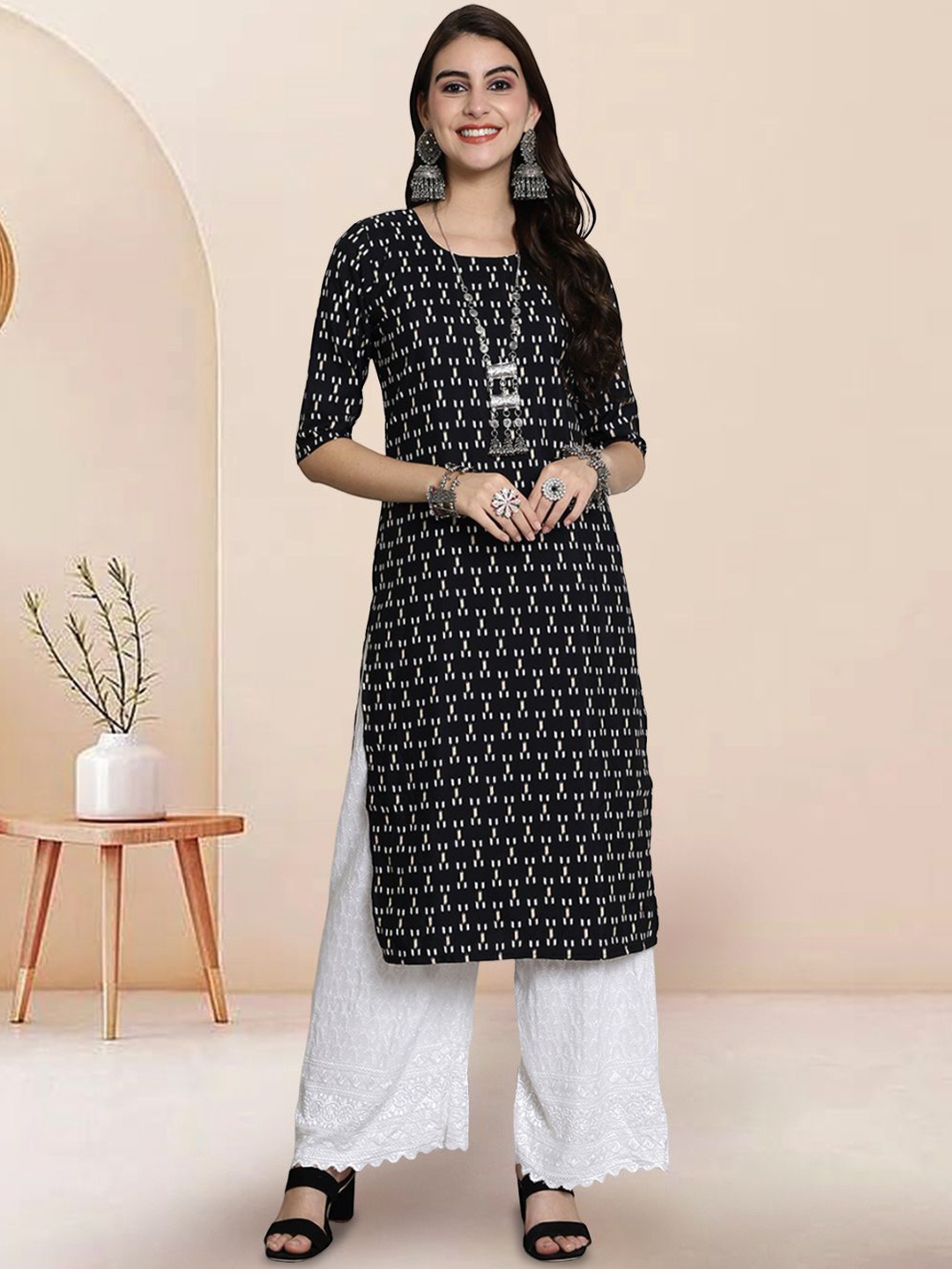 

7Threads Women Ethnic Motifs Printed Floral Crepe Kurta, Black