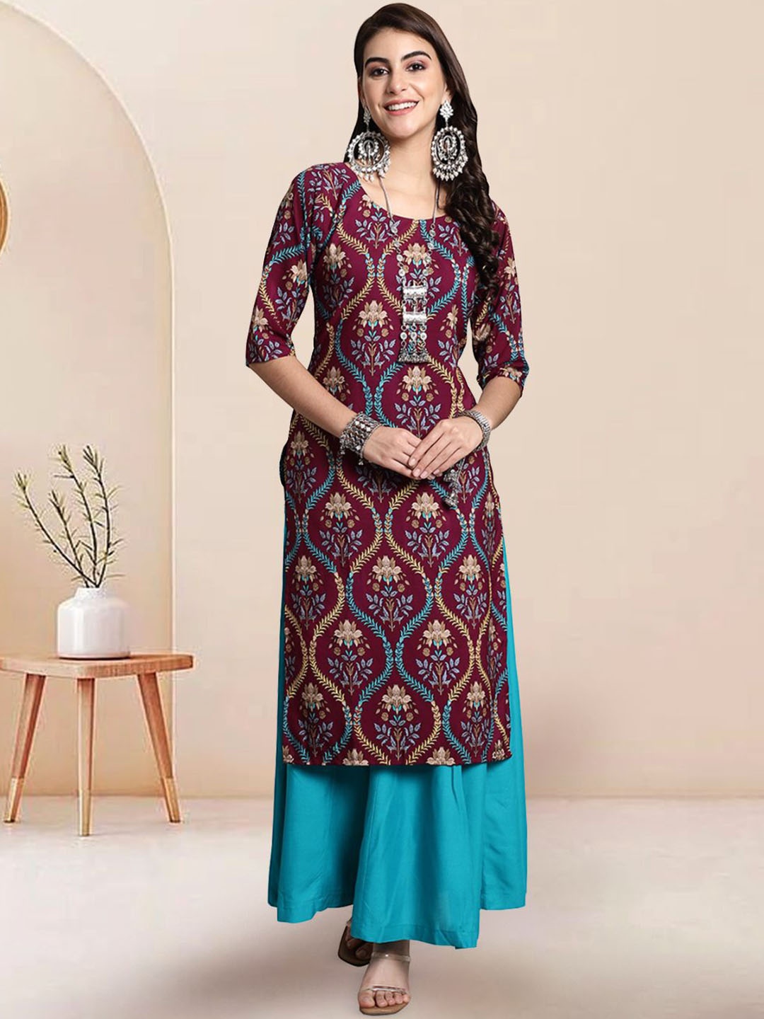 

7Threads Floral Printed Round Neck Straight Kurta, Maroon
