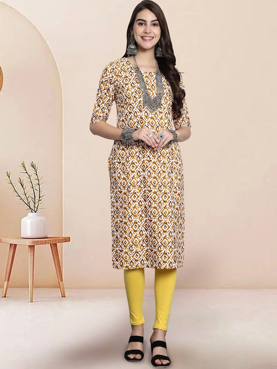 

7Threads Women Ethnic Motifs Printed Floral Crepe Kurta, Yellow