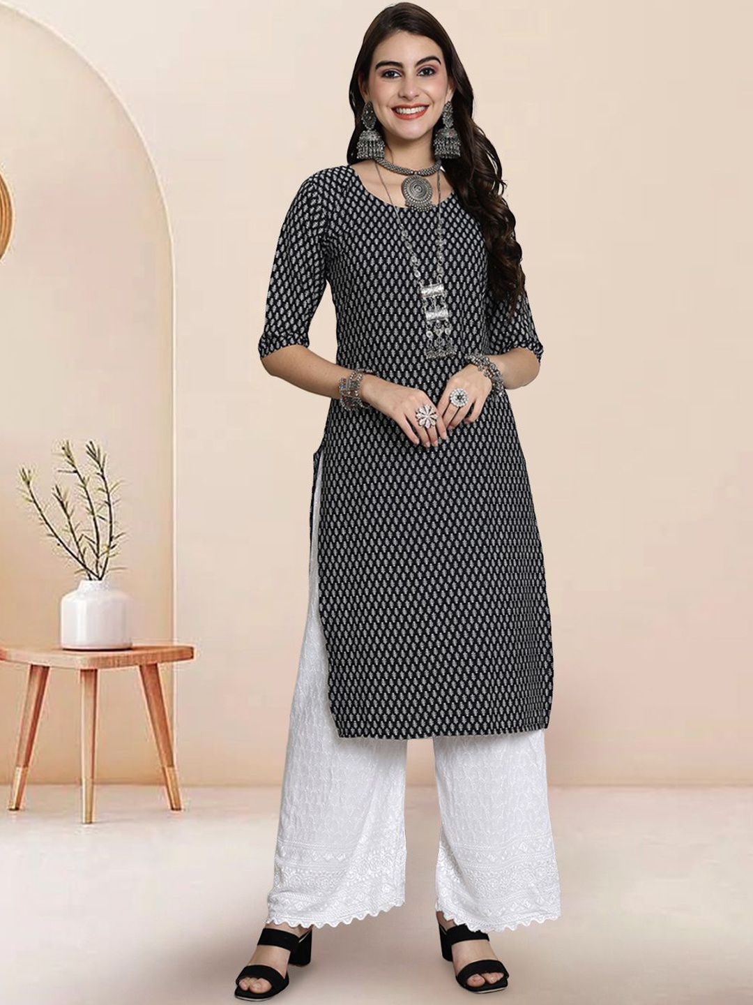 

7Threads Women Ethnic Motifs Printed Floral Crepe Kurta, Black