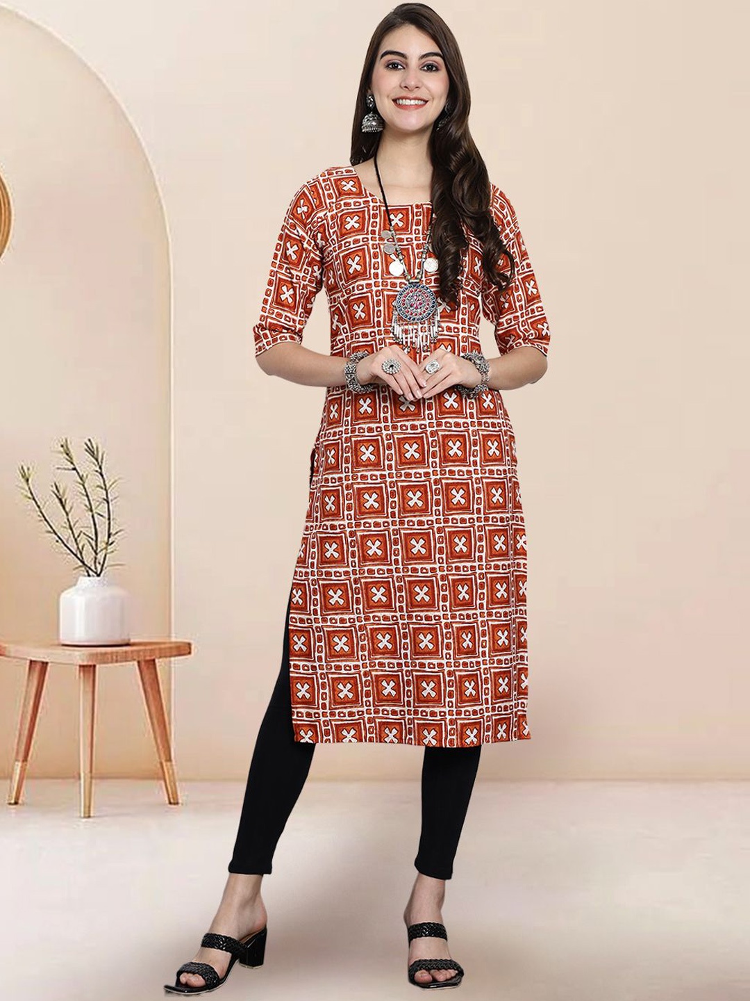 

7Threads Geometric Printed Round Neck Straight Kurta, Orange