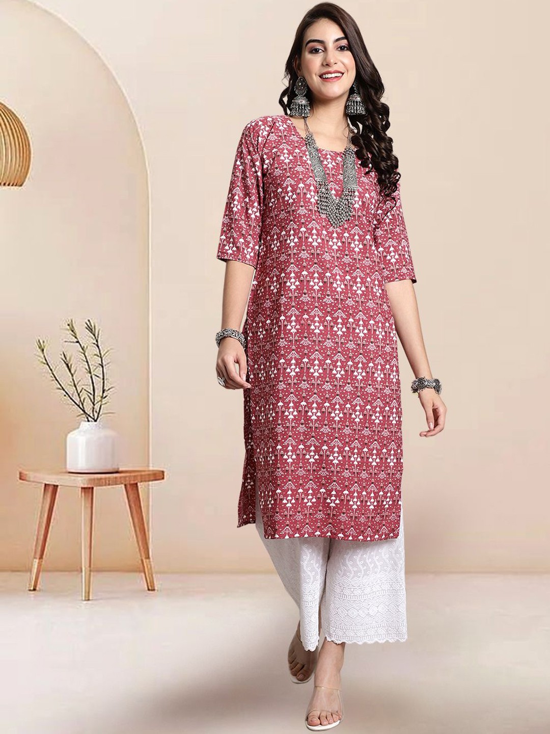 

7Threads Ethnic Motifs Printed Round Neck Straight Kurta, Pink
