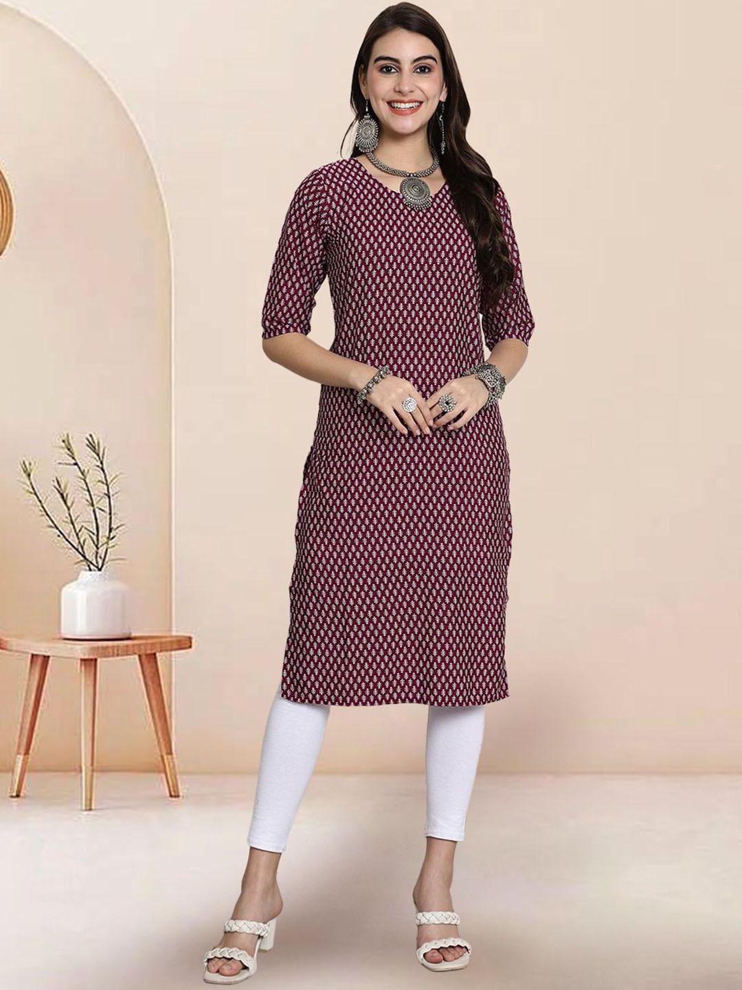 

7Threads Ethnic Motifs Printed Round Neck Straight Kurta, Purple