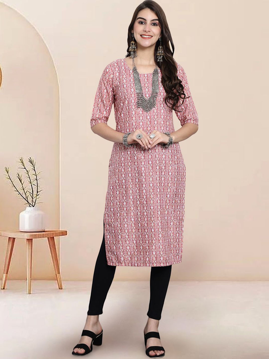 

7Threads Women Ethnic Motifs Printed Floral Crepe Kurta, Pink