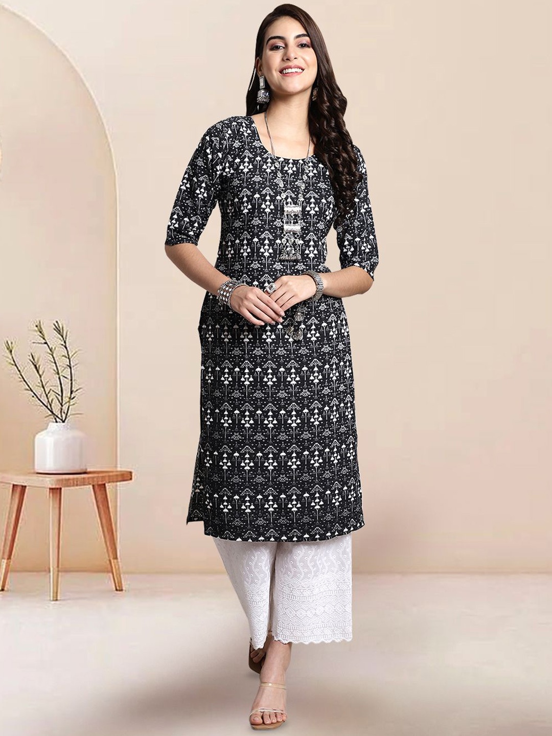 

7Threads Ethnic Motifs Printed Round Neck Straight Kurta, Black