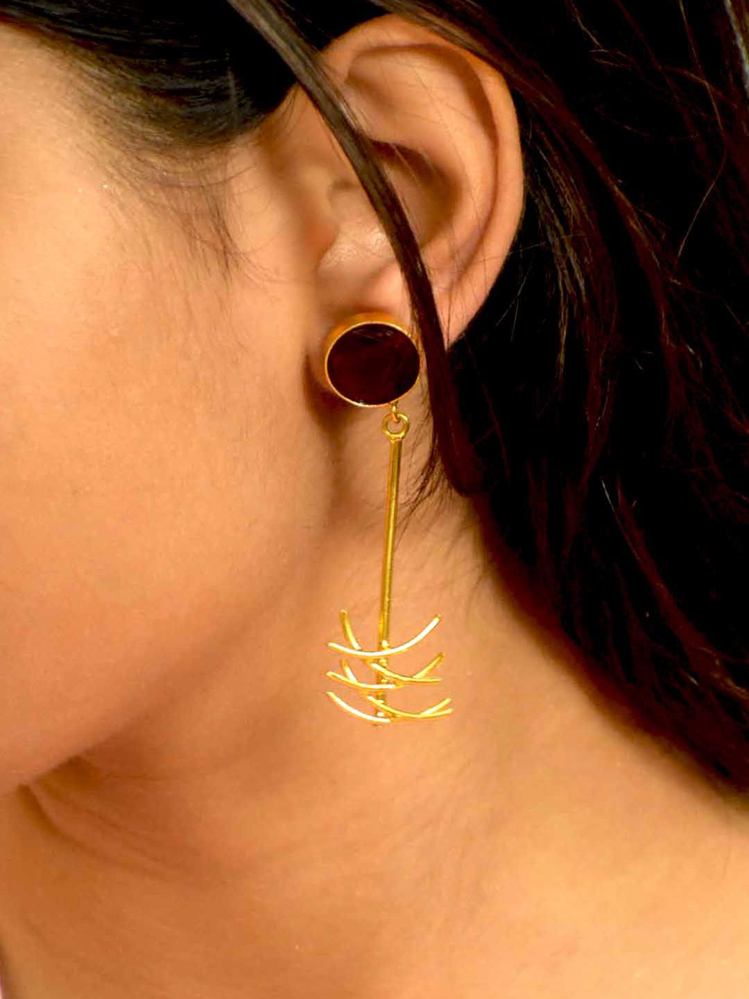 

TISHUL JEWELS Gold-Plated Artificial Stones Studded Contemporary Shaped Drop Earrings