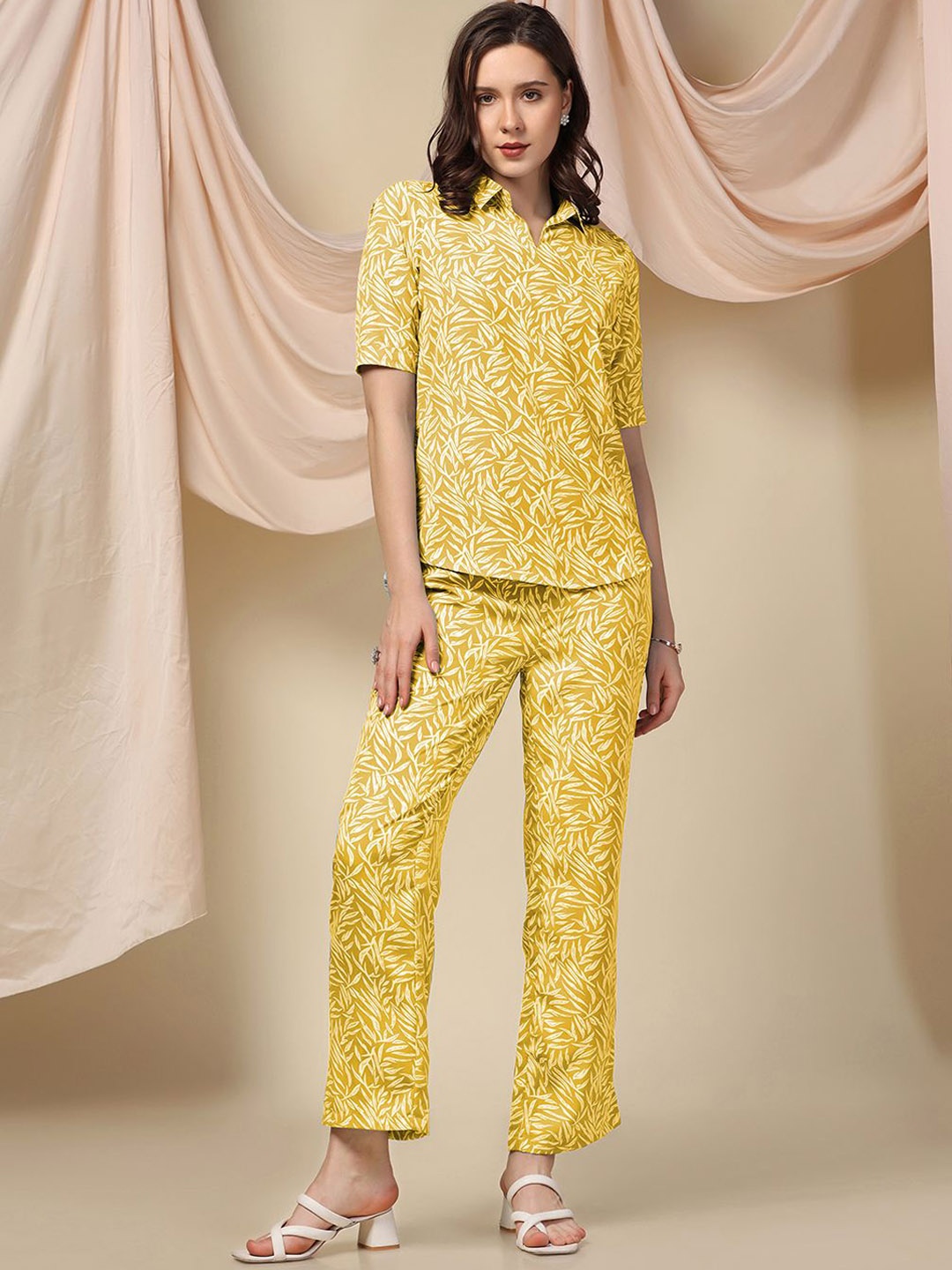 

Moda Rapido Printed Shirt Collar Top & Trousers, Yellow