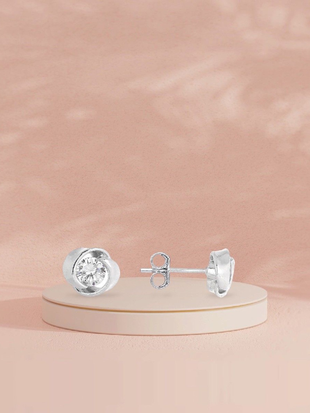

De Flossy 925 Sterling Silver Zircon Studded Floral Shaped Studs