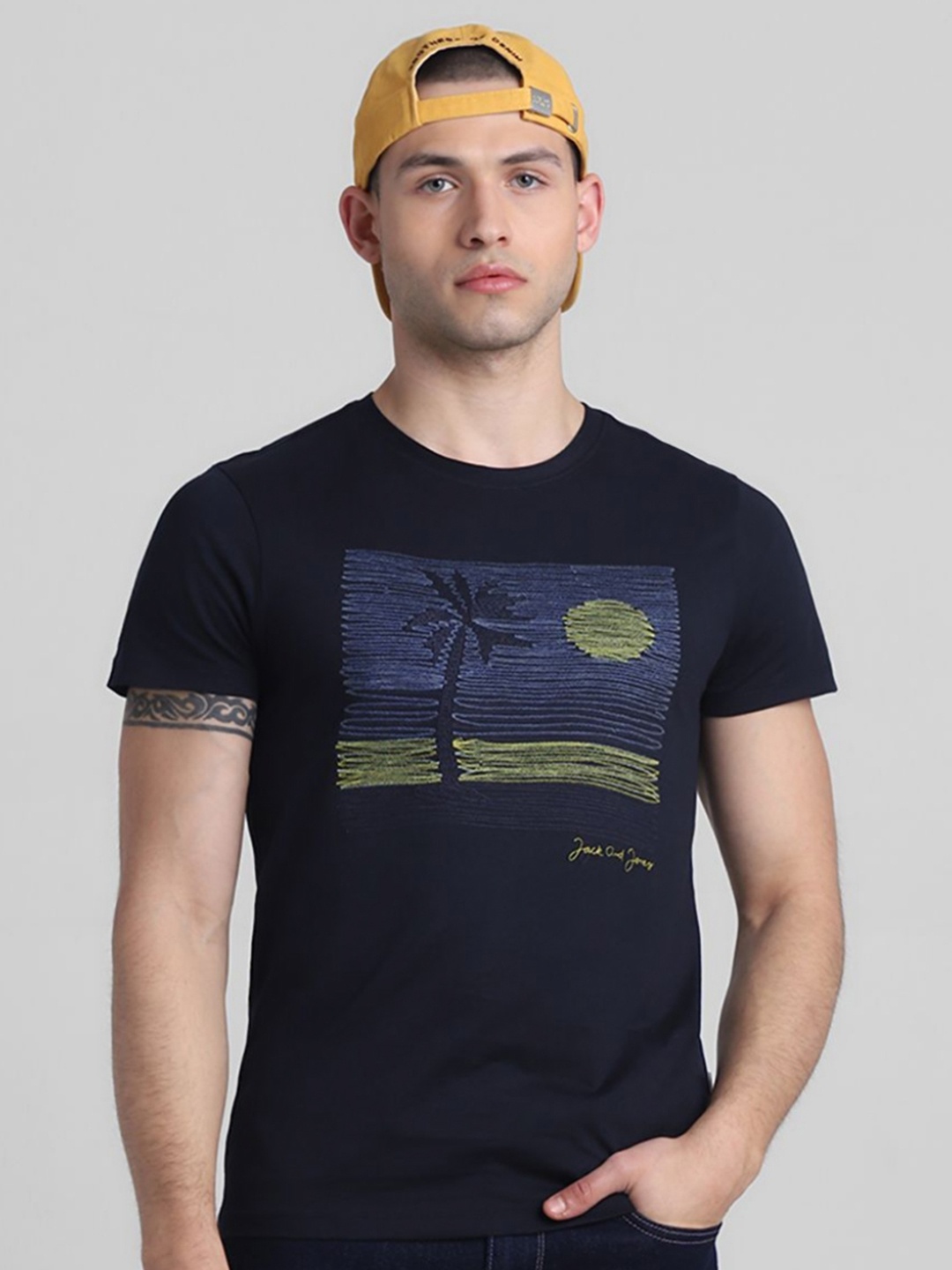 

Jack & Jones Men Graphic Printed Round Neck Cotton Slim Fit T-shirt, Navy blue