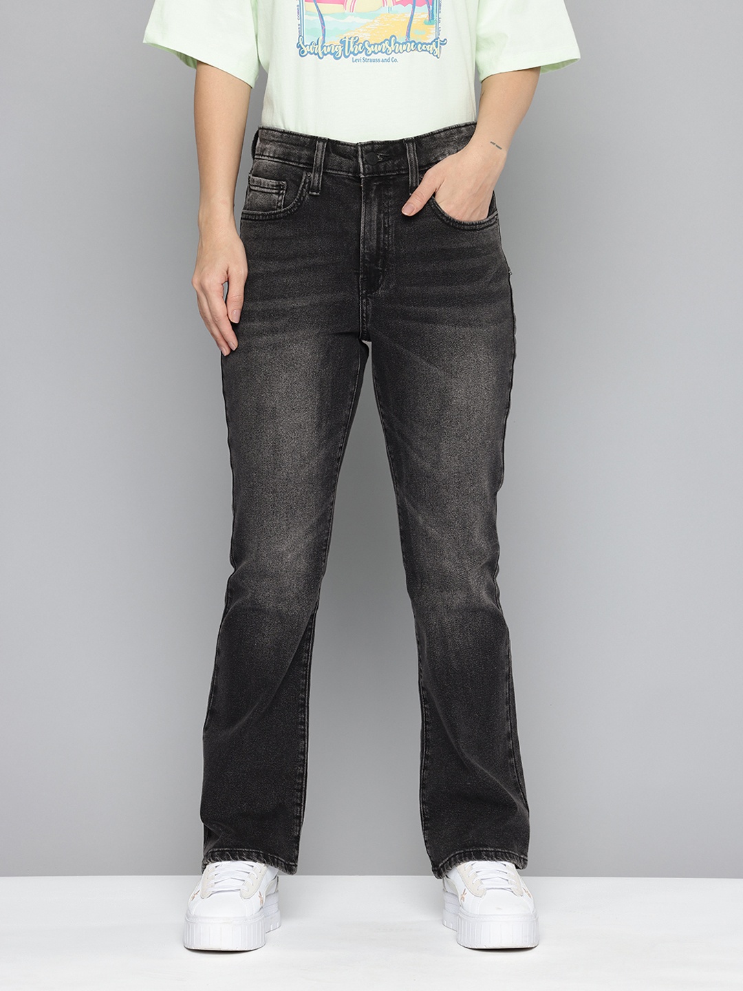 

Levis Women 725 Slim Bootcut High-Rise Heavy Fade Stretchable Jeans, Black