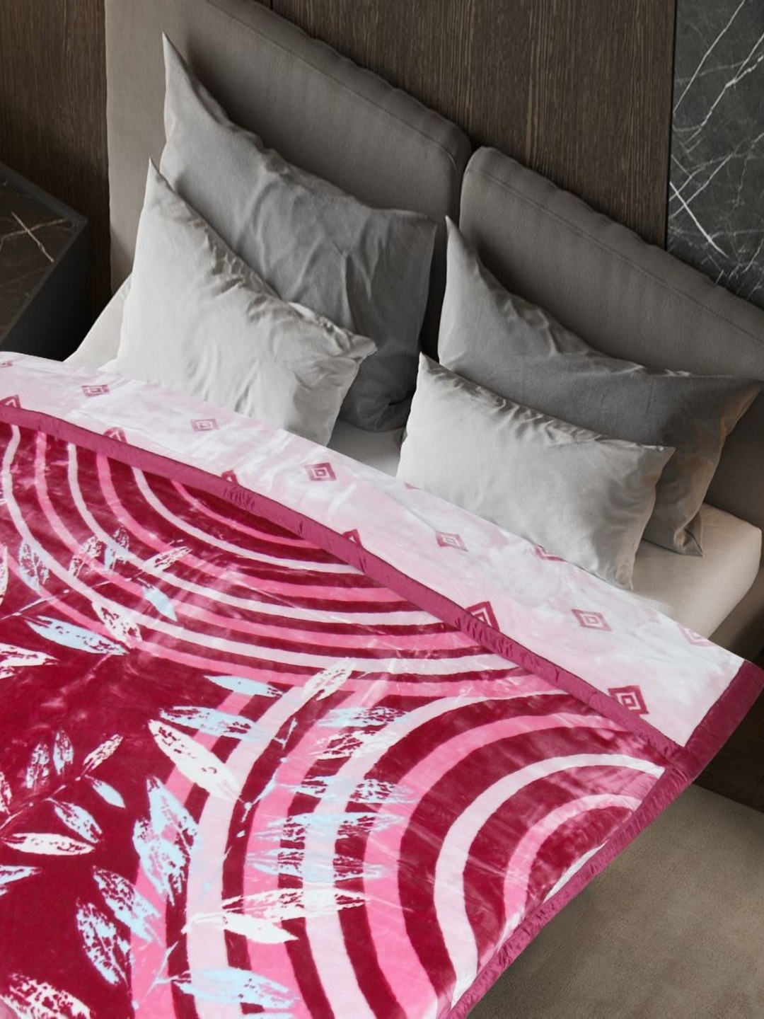 

Florida Glamorous Mink Red & Pink Striped Fur Double Bed Comforter