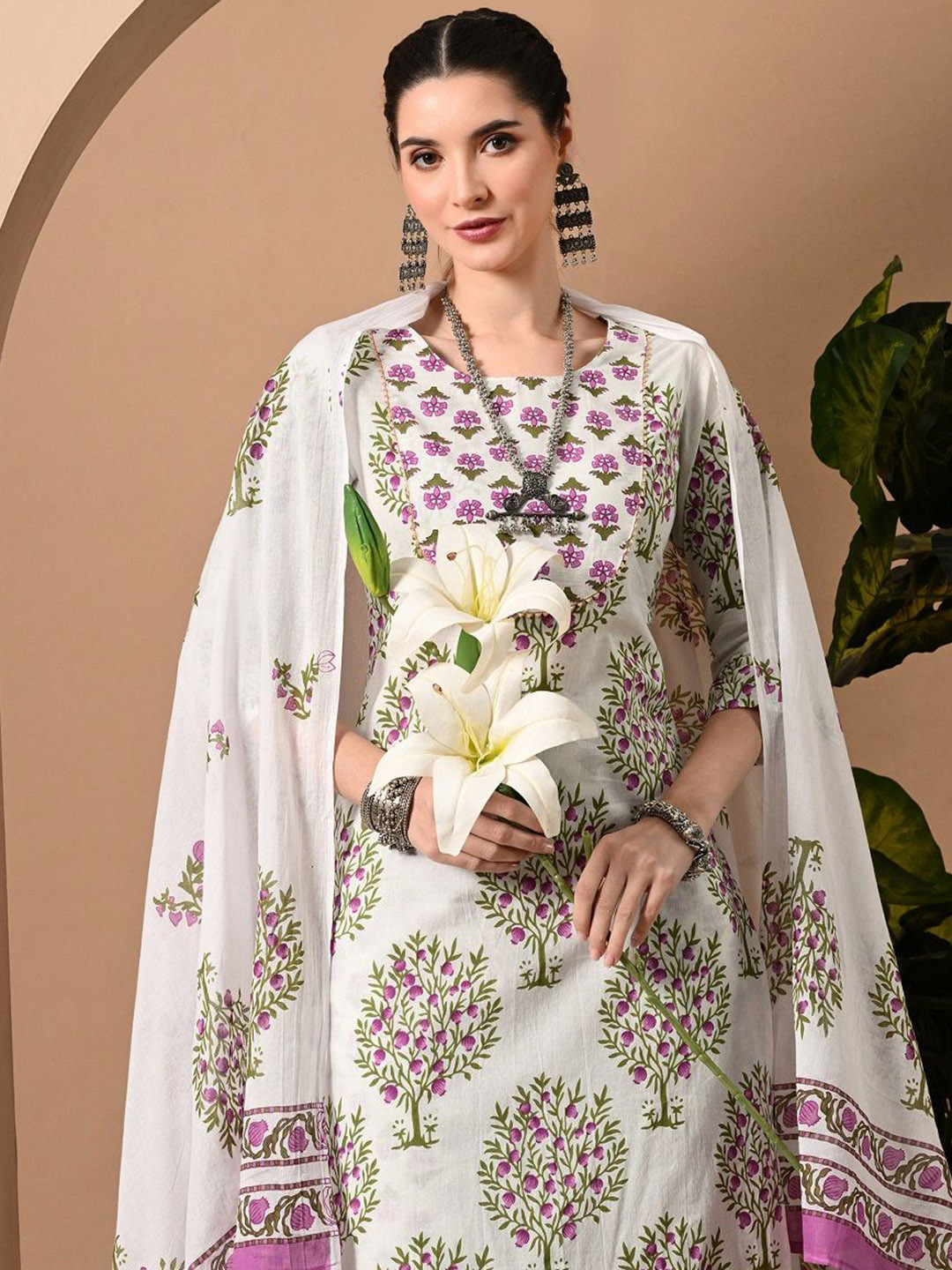 

LYCHNIS Floral Printed Pure Cotton Straight Kurta With Trouser And Dupatta, White