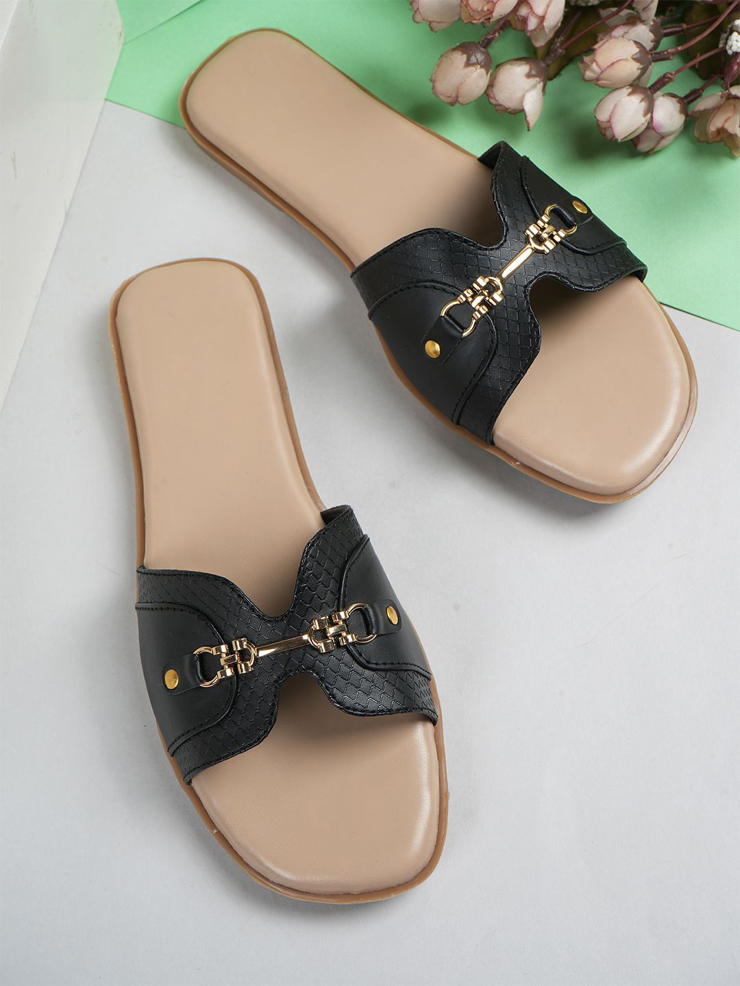 

Walkfree Women Open Toe Flats, Black
