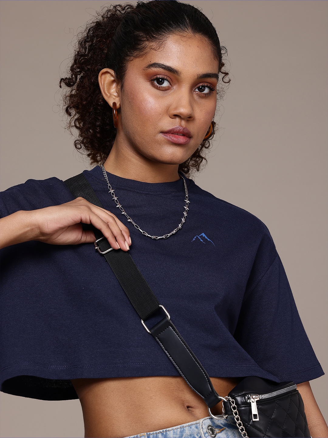 

The Roadster Life Co. Drop-Shoulder Sleeves Oversized Crop T-shirt, Navy blue