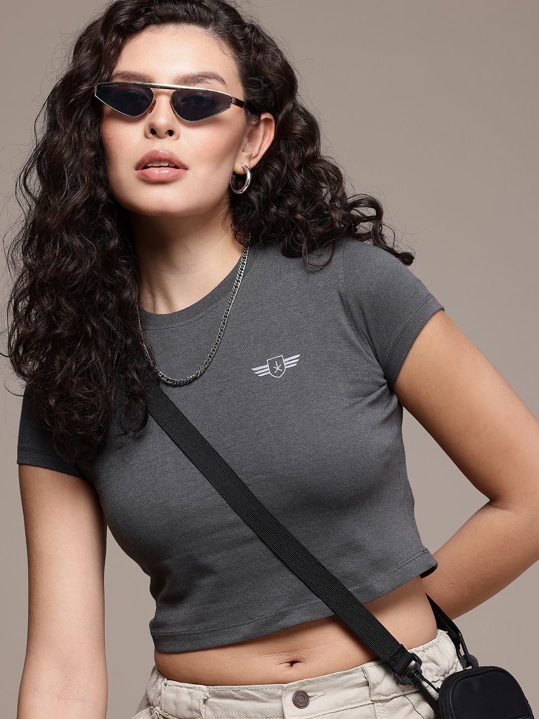 

The Roadster Life Co. Slim Fit Crop T-shirt, Grey
