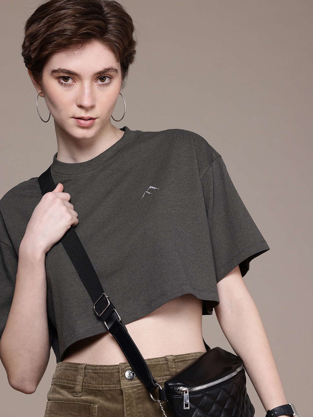 

The Roadster Life Co. Drop-Shoulder Sleeves Oversized Crop T-shirt, Grey