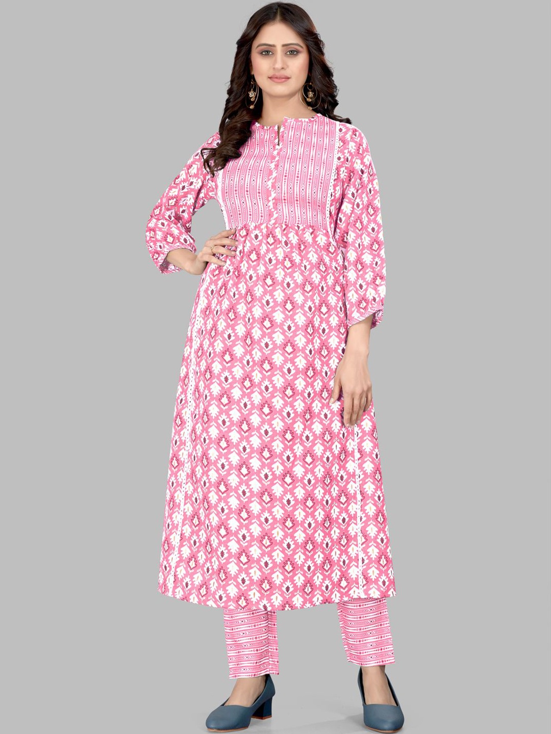 

Krimmple Ethnic Motifs Printed Notch Neck Straight Kurta With Pyjamas, Pink