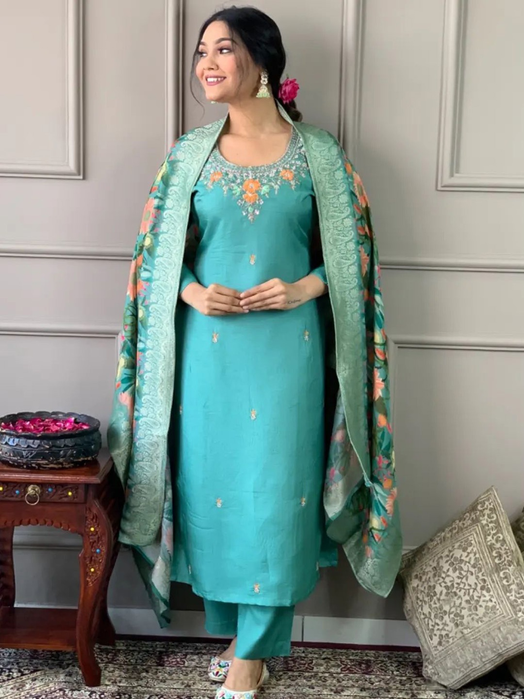 

DIVASTRI Floral Embroidered Straight Kurta With Trousers And Dupatta, Turquoise blue