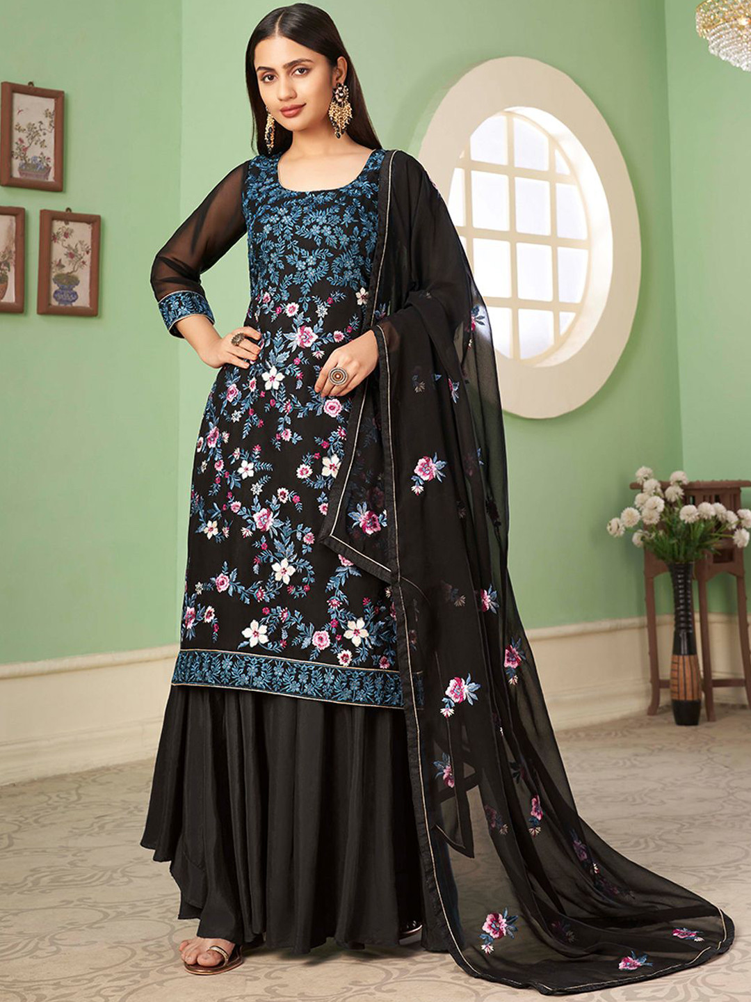 

ALIZEH Floral Embroidered round Neck Kurta With Sharara And Dupatta, Black