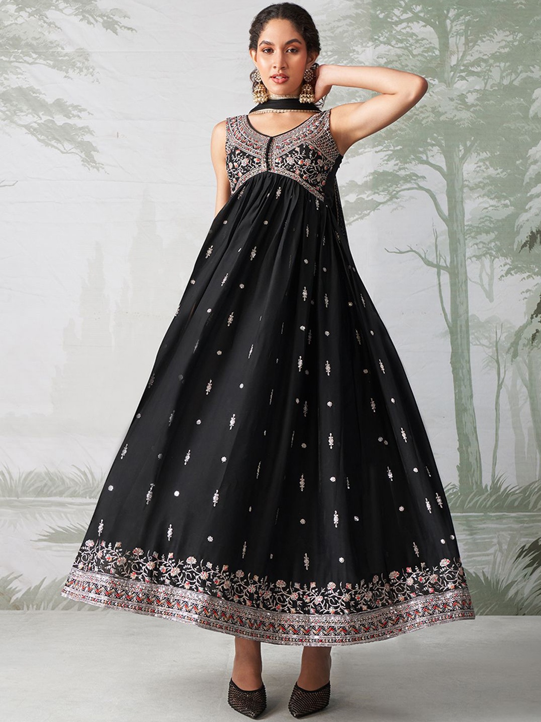 

ALIZEH Multi Thread Embroidered Anarkali Set, Trousers And Dupatta, Black