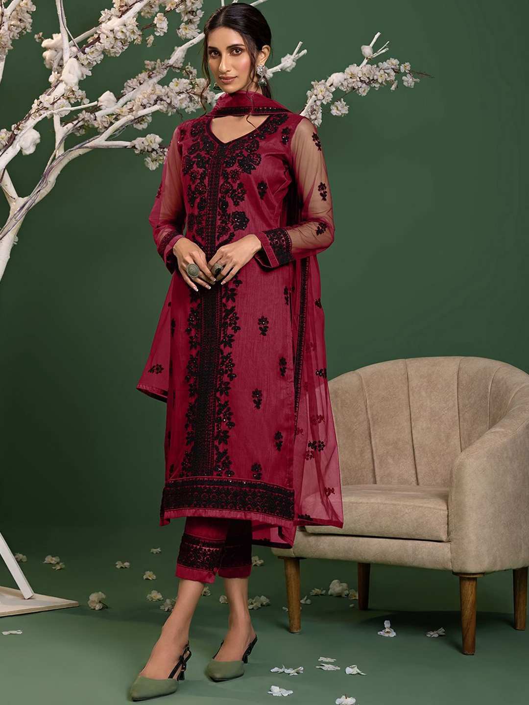 

ALIZEH Embroidered Zari Work Kurta With Heavy Sharara And Cut Work Dupatta, Maroon