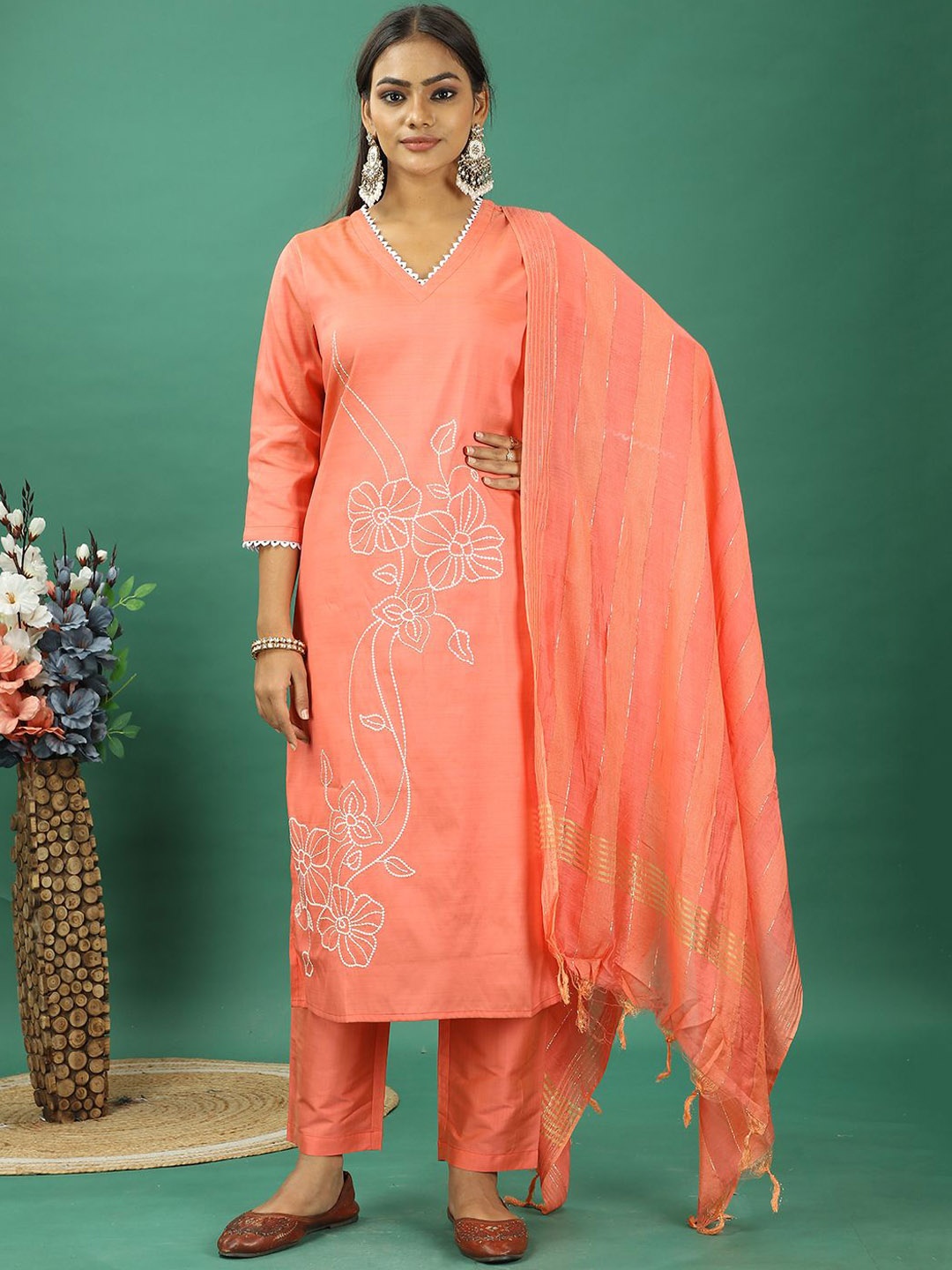 

Ethnovog Floral Embroidered V-Neck Staright Kurti With Trousers And Dupatta, Pink