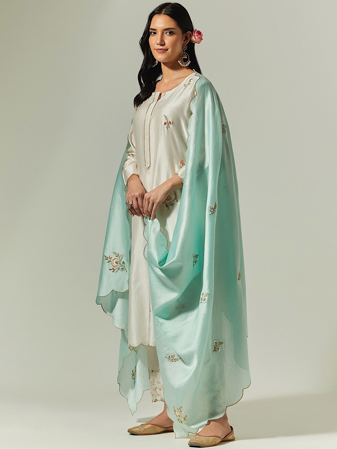 

Anantaa by roohi trehan Floral Embroidered Chanderi Silk Kurta, Off white