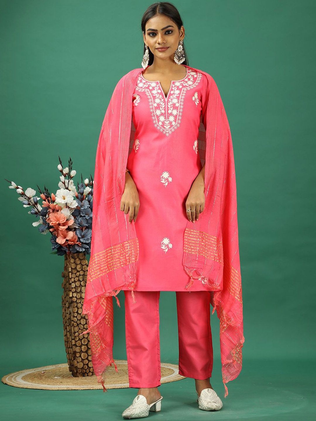 

Ethnovog Floral Embroidered Notch-Neck Staright Kurta With Trousers And Dupatta, Pink