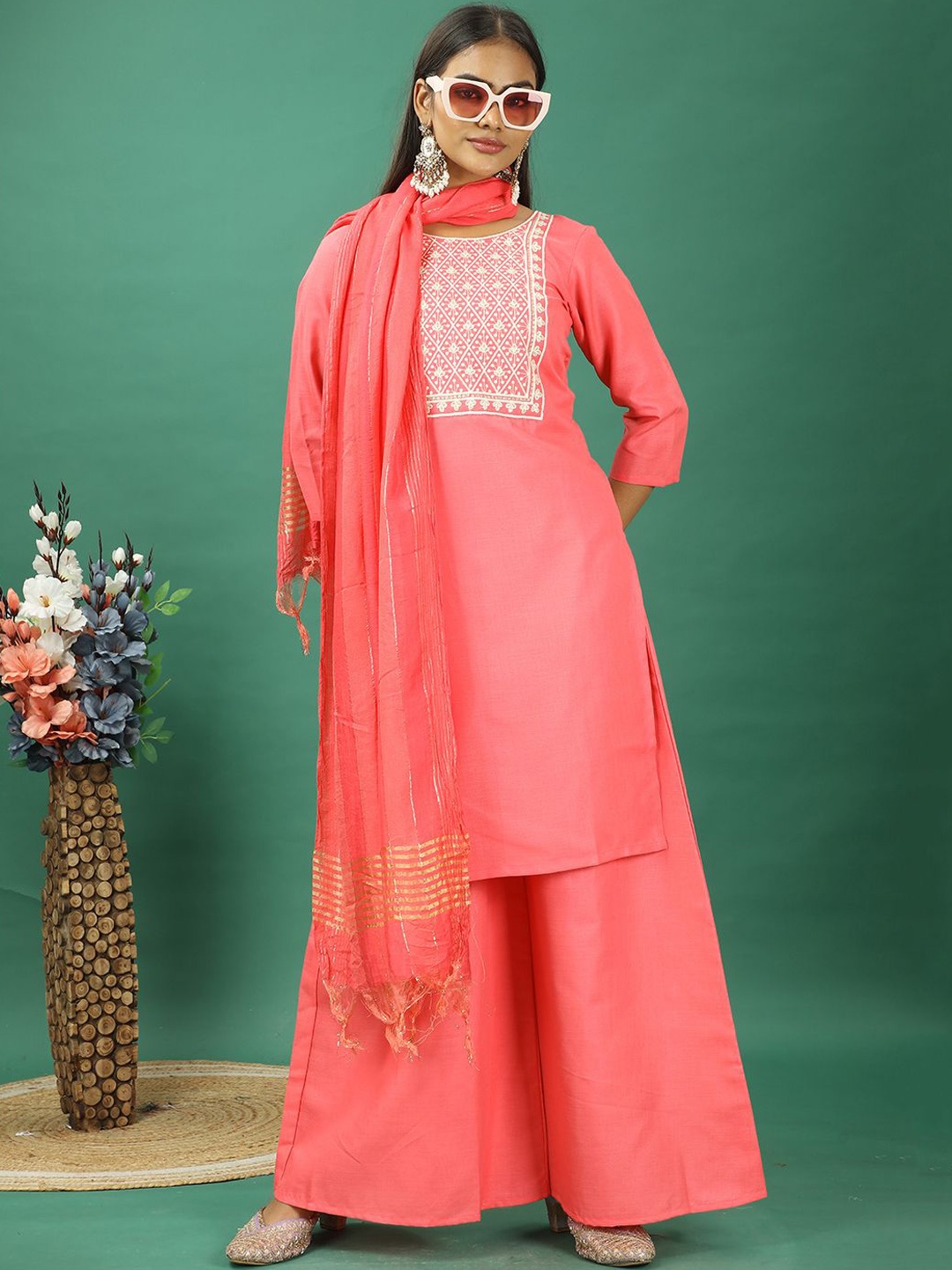 

Ethnovog Self Design Floral Thread Embroidered Round-Neck Kurta With Palazzo & Dupatta, Pink