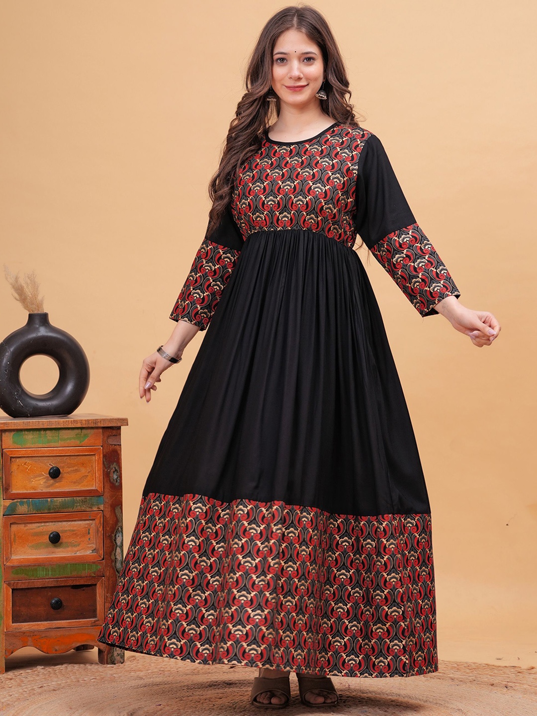 

PURSHOTTAM WALA Ethnic Motifs Printed Round Neck Anarkali Kurta, Black