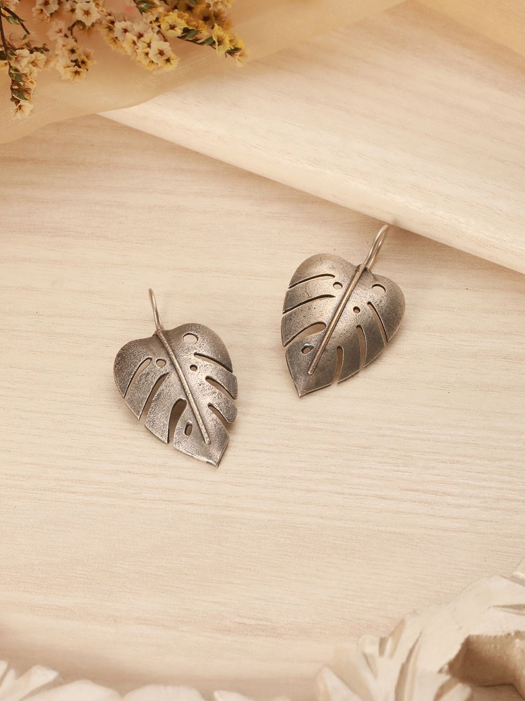 

Saraf RS Jewellery Silver-Plated Leaf Shaped Drop Earrings