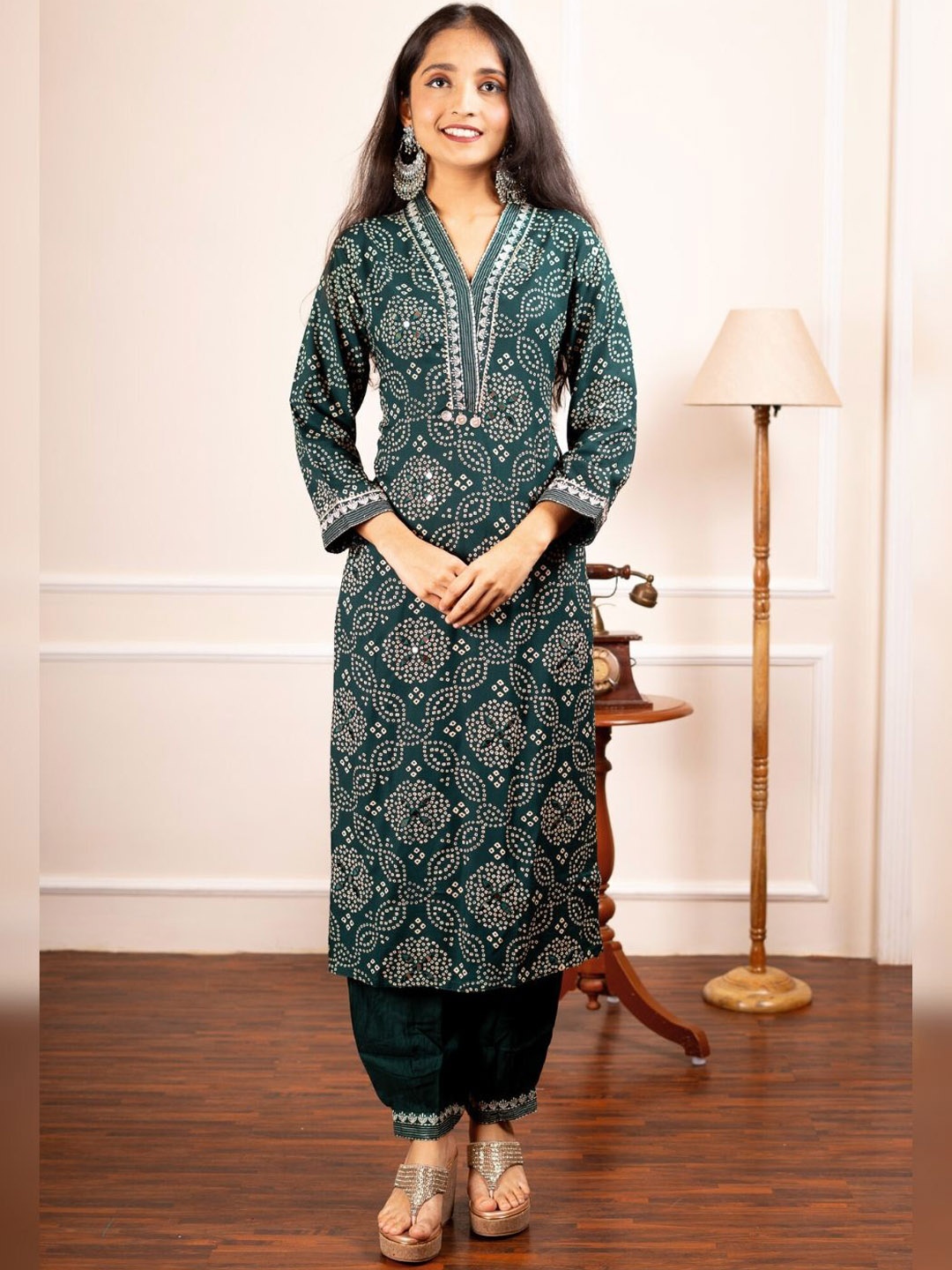 Atha Fashion Women Bandhani Printed Regular Mirror Work Pure Cotton Kurta with Salwar, Green