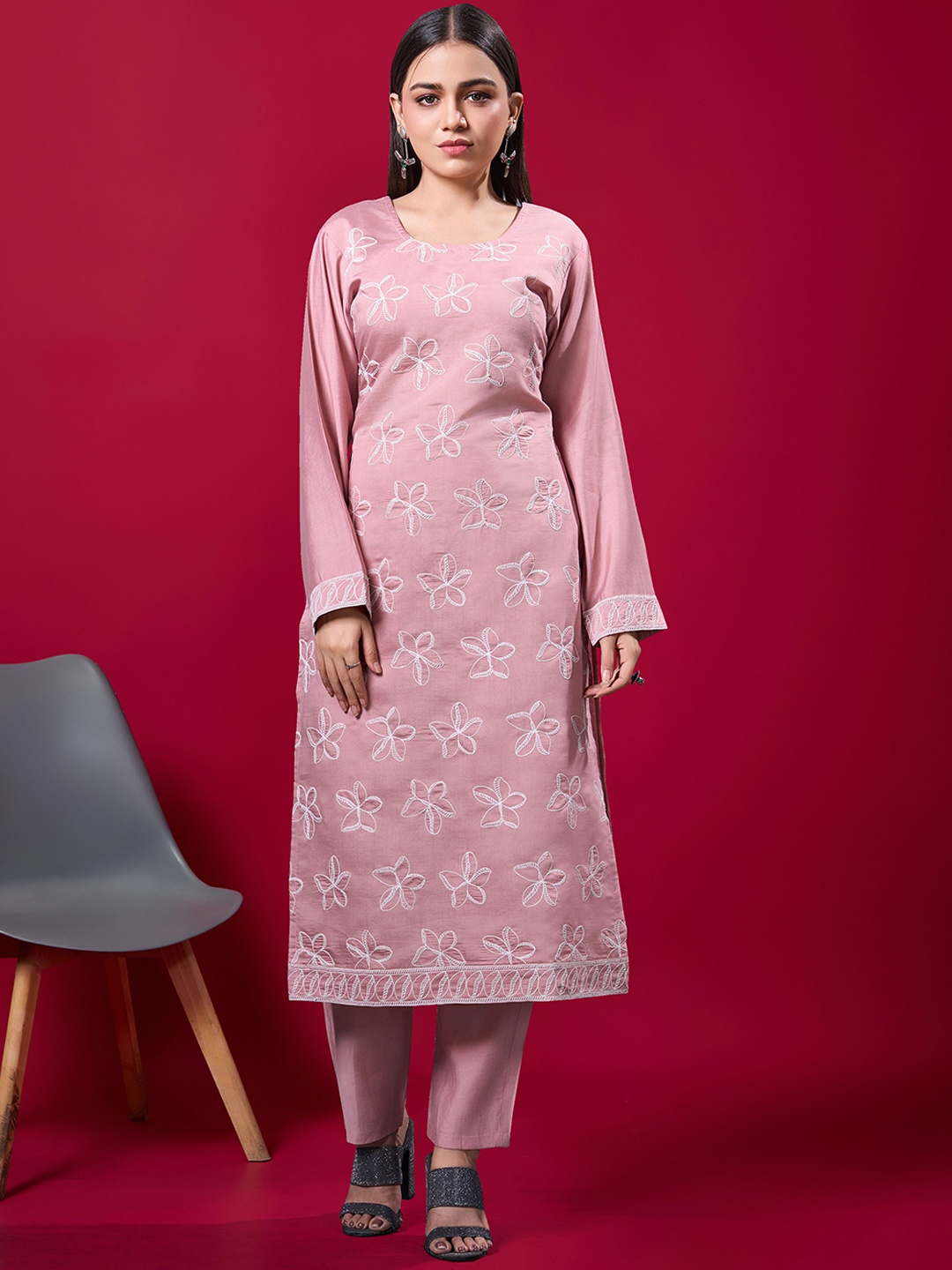 

BANJANAN Floral Embroidered Round Neck Kurta With Trouser, Pink