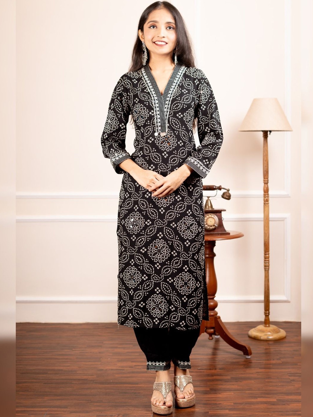 

Atha Fashion Desi Euphoria Bandhani Printed Pure Cotton Tunic With Trousers Co-Ords, Black